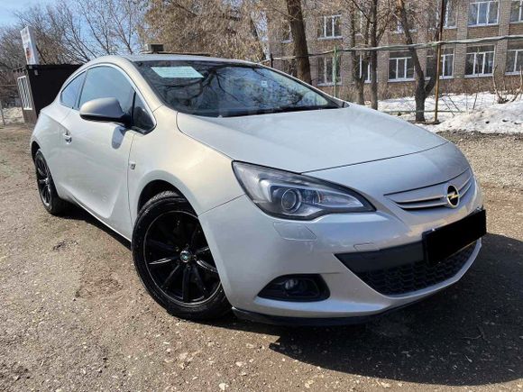  3  Opel Astra GTC 2012 , 575000 , 