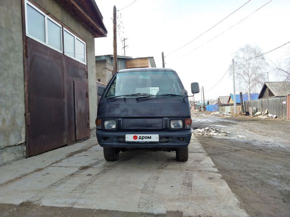    Nissan Vanette 1993 , 123000 , -