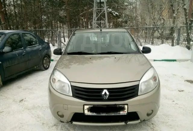  Renault Sandero 2010 , 300000 , 