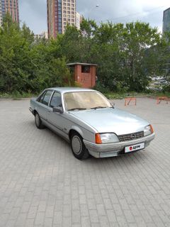 Седан Opel Rekord 1985 года, 110000 рублей, Новосибирск