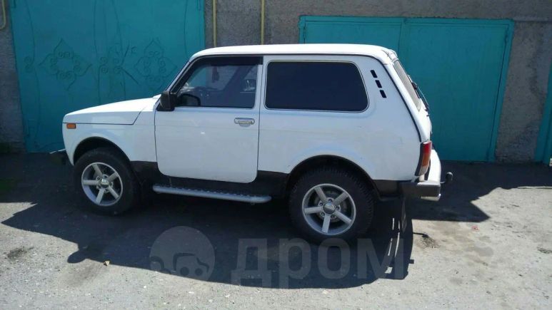 SUV    4x4 2121  2013 , 330000 , 