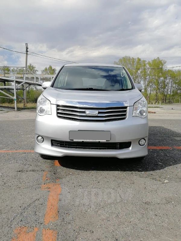    Toyota Noah 2011 , 850000 , 