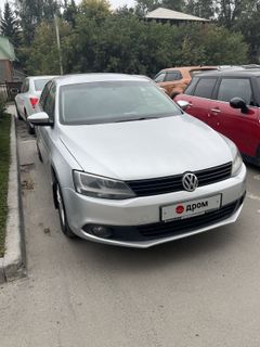 Седан Volkswagen Jetta 2013 года, 830000 рублей, Новосибирск