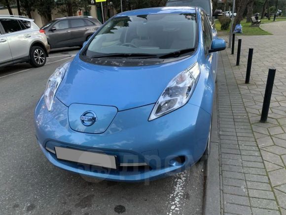  Nissan Leaf 2011 , 575000 , 