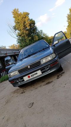 Седан Toyota Corolla 1989 года, 150000 рублей, Омск