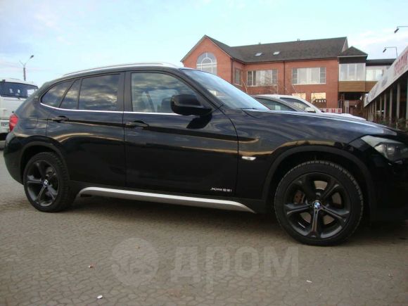 SUV   BMW X1 2010 , 900000 , --