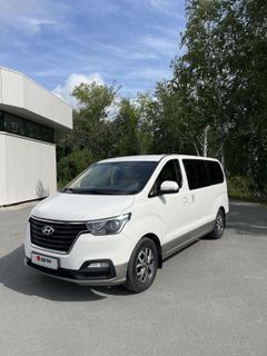 Минивэн или однообъемник Hyundai H1 2019 года, 3200000 рублей, Тюмень