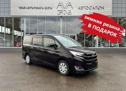 Минивэн или однообъемник Toyota Noah 2018 года, 2285000 рублей, Барнаул