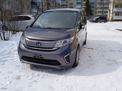 Минивэн или однообъемник Honda Stepwgn 2018 года, 2170000 рублей, Алдан