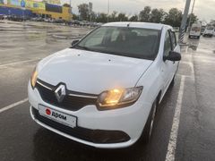 Седан Renault Logan 2015 года, 595000 рублей, Омск