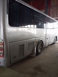 Туристический автобус Yutong ZK6899HA 2011 года, 1600000 рублей, Радужный