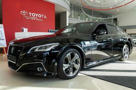 Седан Toyota Crown 2018 года, 3400000 рублей, Хабаровск