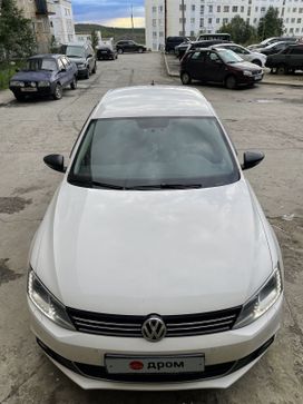  Volkswagen Jetta 2014 , 700000 , 