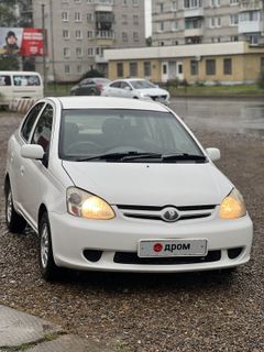 Седан Toyota Platz 2004 года, 345000 рублей, Биробиджан