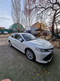 Седан Toyota Camry 2020 года, 3680000 рублей, Омск