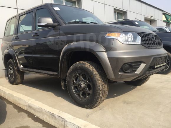 SUV     2019 , 950000 , 