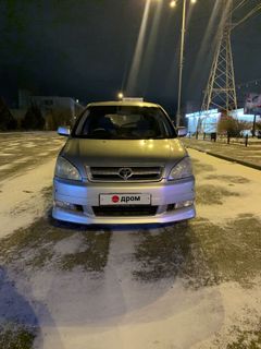Минивэн или однообъемник Toyota Ipsum 2003 года, 715000 рублей, Красноярск