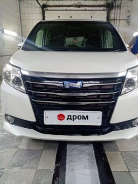 Минивэн или однообъемник Toyota Noah 2015 года, 1880000 рублей, Шарья