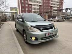Минивэн или однообъемник Toyota Ipsum 2001 года, 650000 рублей, Якутск