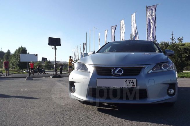  Lexus CT200h 2011 , 900000 , 