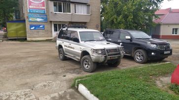 SUV   Mitsubishi Pajero 1993 , 300000 , -