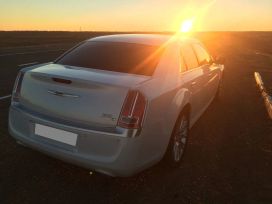  Chrysler 300C 2012 , 1400000 , 