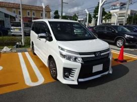    Toyota Voxy 2014 , 960000 , 