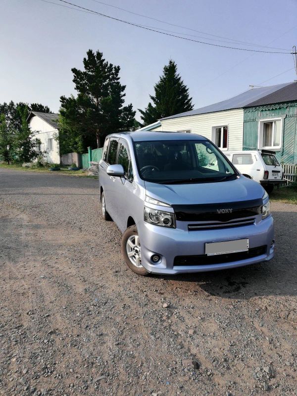    Toyota Voxy 2008 , 760000 , 