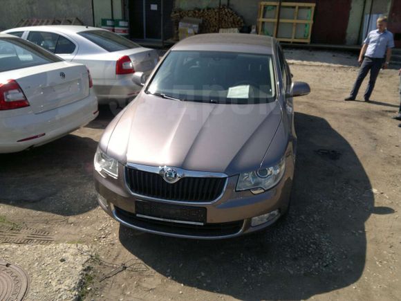  Skoda Superb 2011 , 900000 , 