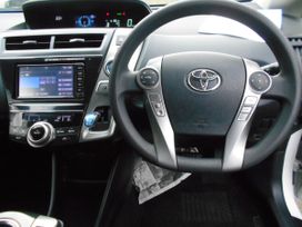    Toyota Prius Alpha 2016 , 910000 , 