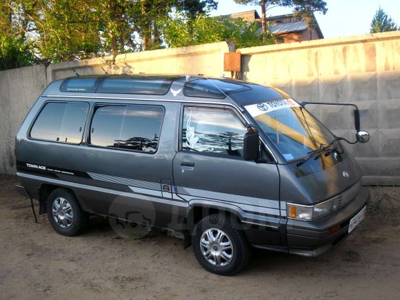    Toyota Town Ace 1990 , 180000 , 