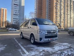 Минивэн или однообъемник Toyota Hiace 2016 года, 3300000 рублей, Москва