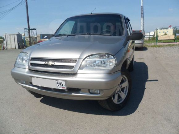 SUV   Chevrolet Niva 2008 , 270000 ,  