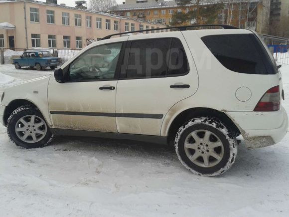 SUV   Mercedes-Benz M-Class 1998 , 300000 ,  