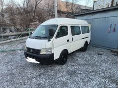 Минивэн или однообъемник Nissan Caravan 2001 года, 255000 рублей, Владивосток