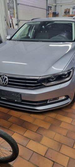Универсал Volkswagen Passat 2019 года, 2400000 рублей, Омск