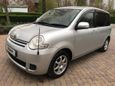    Toyota Sienta 2010 , 450000 , 