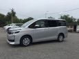    Toyota Voxy 2015 , 1195000 , 