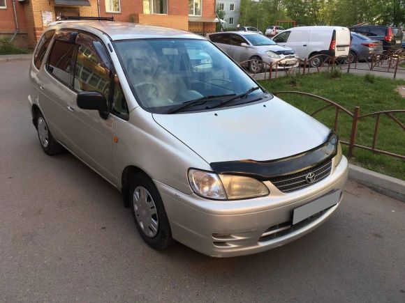    Toyota Corolla Spacio 2000 , 235000 , 