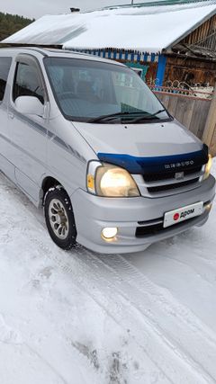 Минивэн или однообъемник Toyota Touring Hiace 2000 года, 729000 рублей, Красноярск