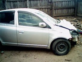  Toyota Vitz 2004 , 180000 , 