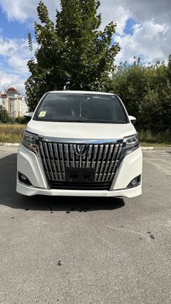 Минивэн или однообъемник Toyota Esquire 2018 года, 2900000 рублей, Белгород