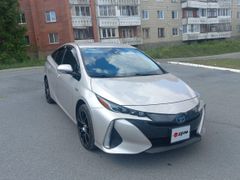 Лифтбек Toyota Prius Prime 2018 года, 2650000 рублей, Новоуральск