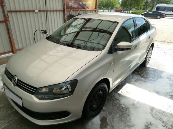  Volkswagen Polo 2011 , 405000 , 