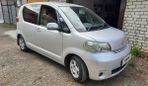  3  Toyota Porte 2010 , 1000000 , 