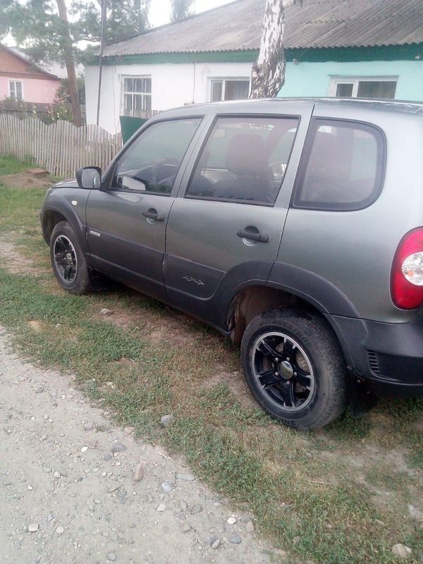 SUV   Chevrolet Niva 2015 , 375000 , 