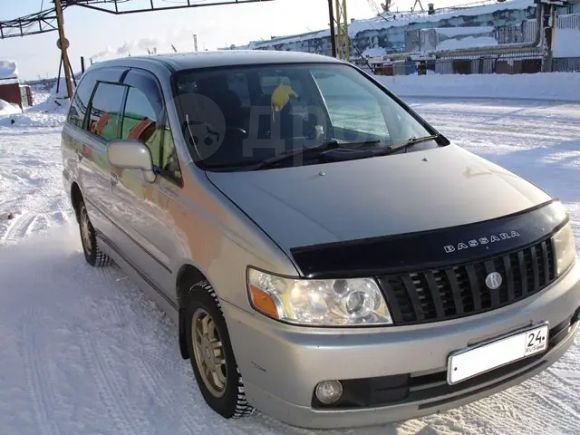    Nissan Bassara 2000 , 280000 , 