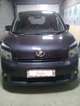    Toyota Voxy 2009 , 750000 , 