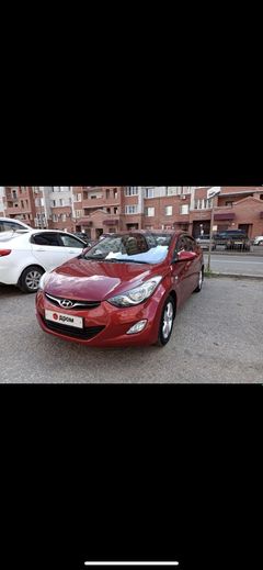Седан Hyundai Elantra 2011 года, 1200000 рублей, Омск