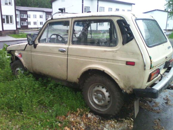 SUV    4x4 2121  1986 , 15000 , 